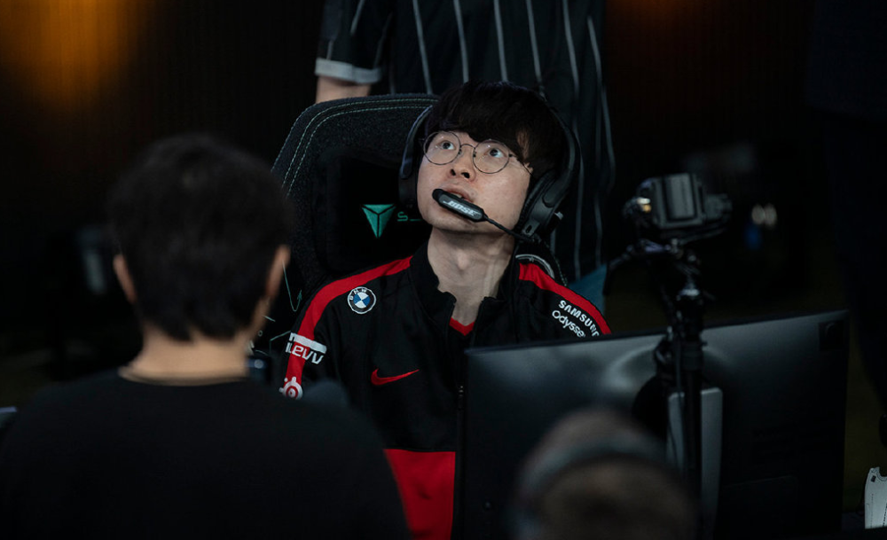 关于RNG碾压EDG，ShowMaker团战一打五焦点之战半决赛，成为赛场最大亮点的信息