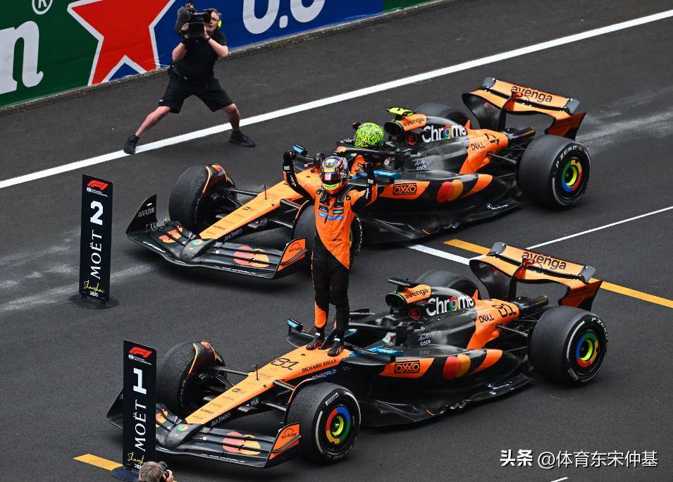 迈凯伦横扫梅赛德斯,诺里斯点燃赛场 迈凯伦横扫梅赛德斯,诺里斯点燃赛场